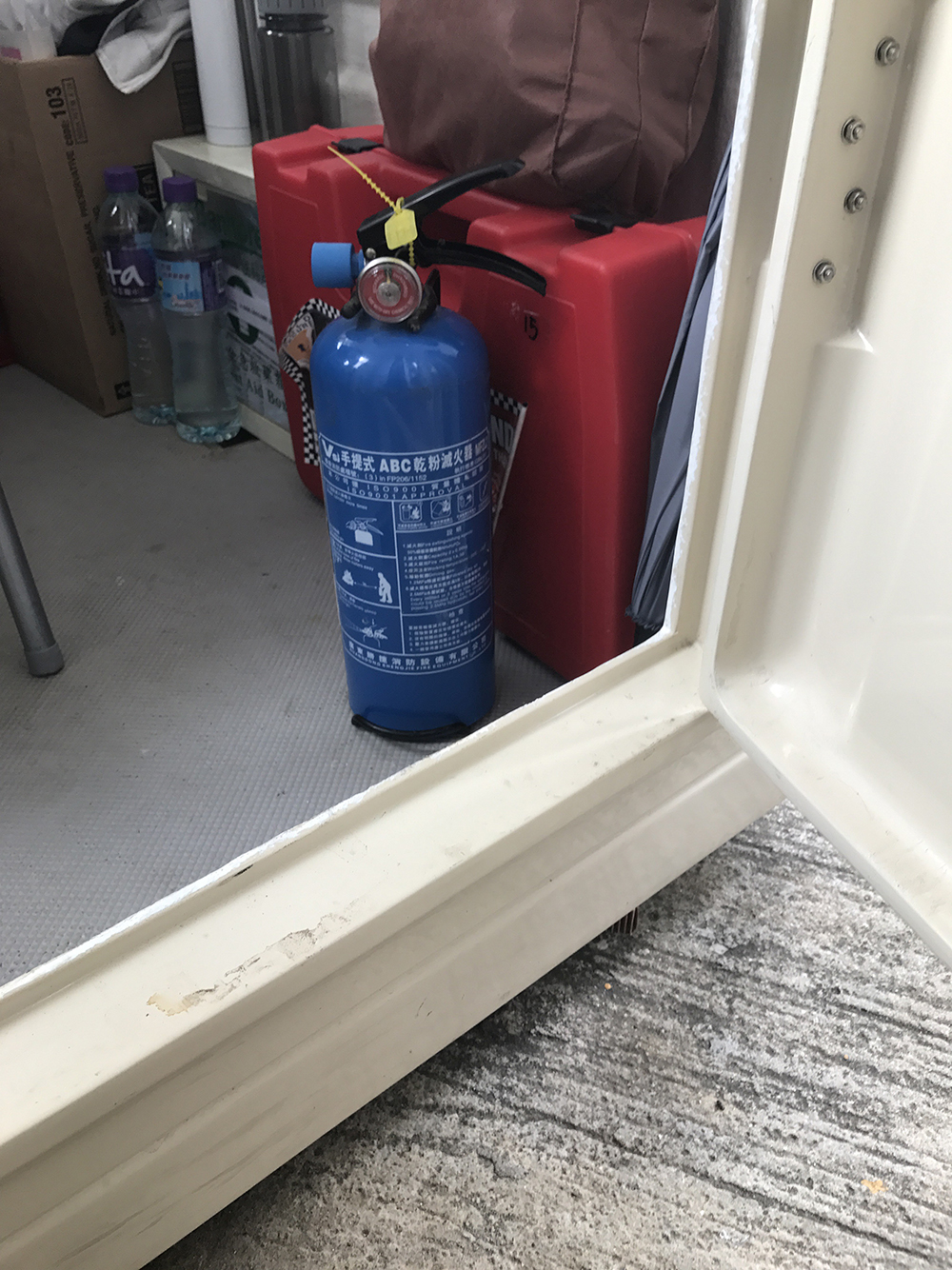 威信停車場 - Fire Station 乾粉及二氧化碳滅火筒安裝實例